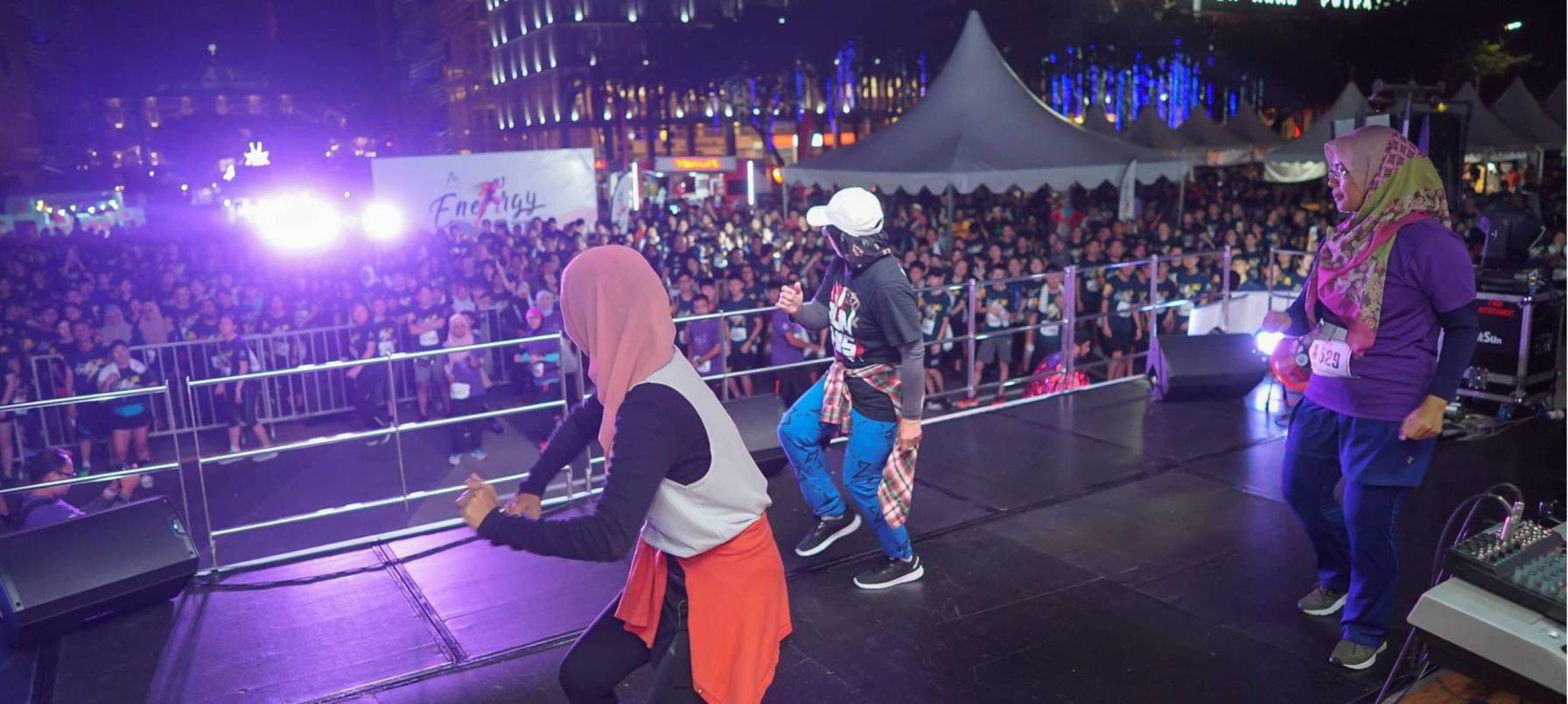 Built-in stage using outdoor digital advertising truck at Energy Run event