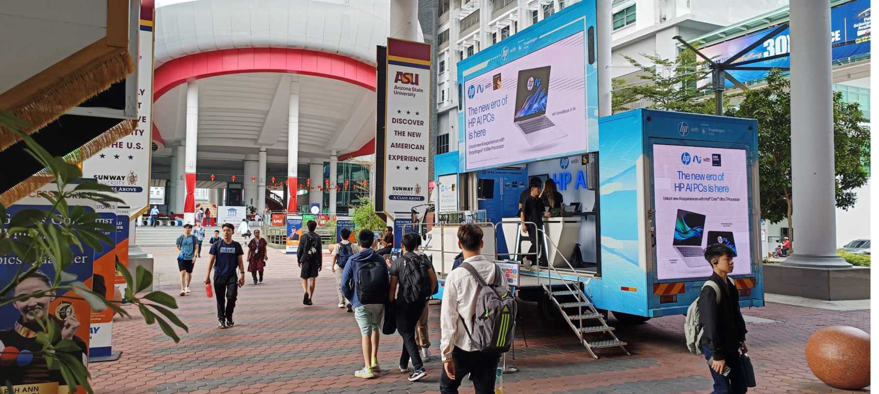 HP outdoor digital advertising truck at university campus