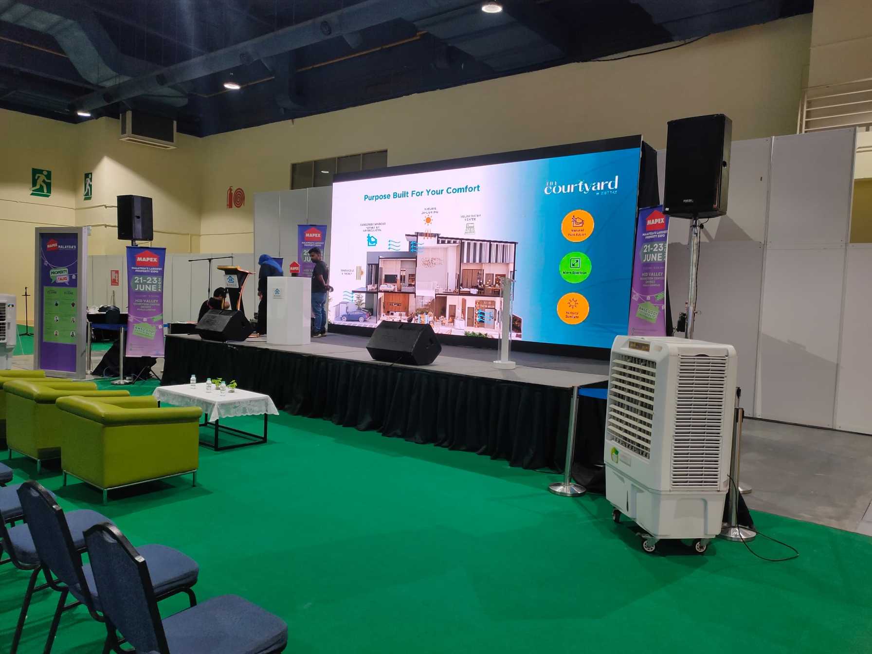 Eye-catching LED screen rental at MAPEX