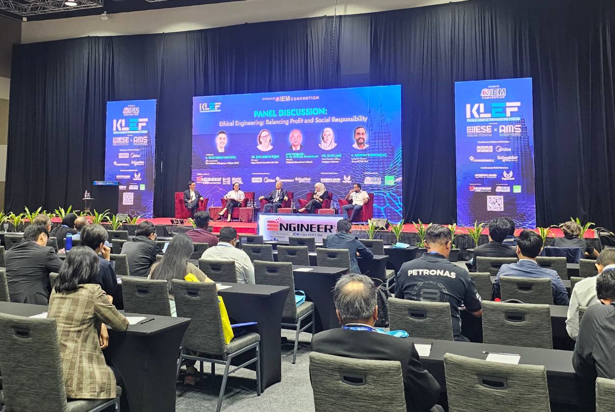 LED Screen displaying content for Engineer & Marvex